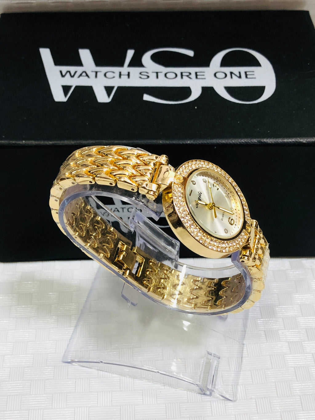 Women premium diamond gold white watch