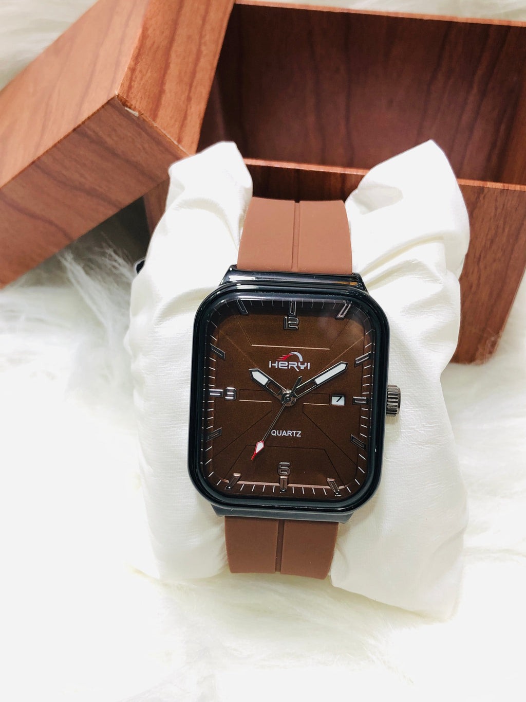 HERYI MAGNET STRAP WATCH