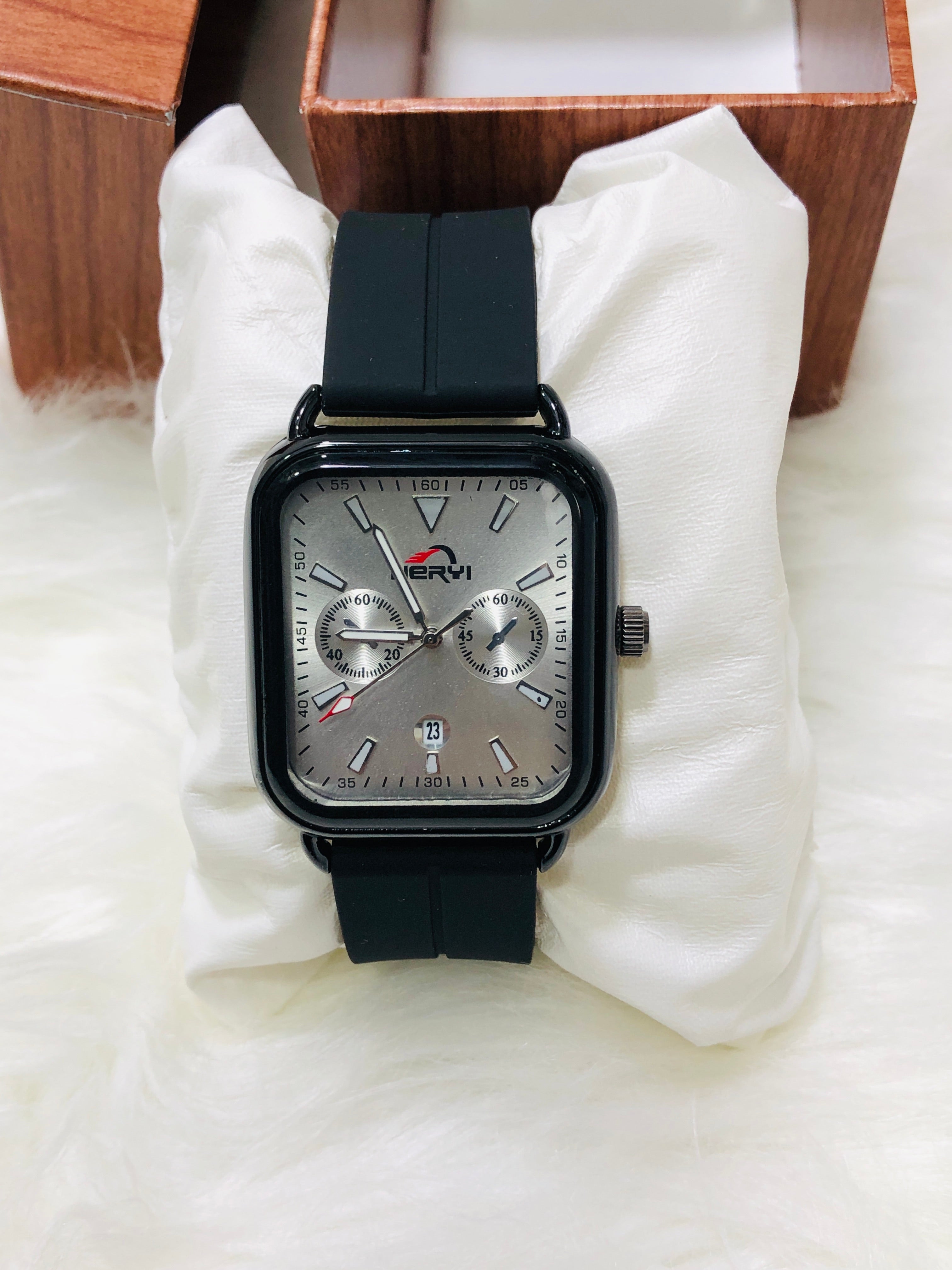 HERYI MAGNET STRAP WATCH