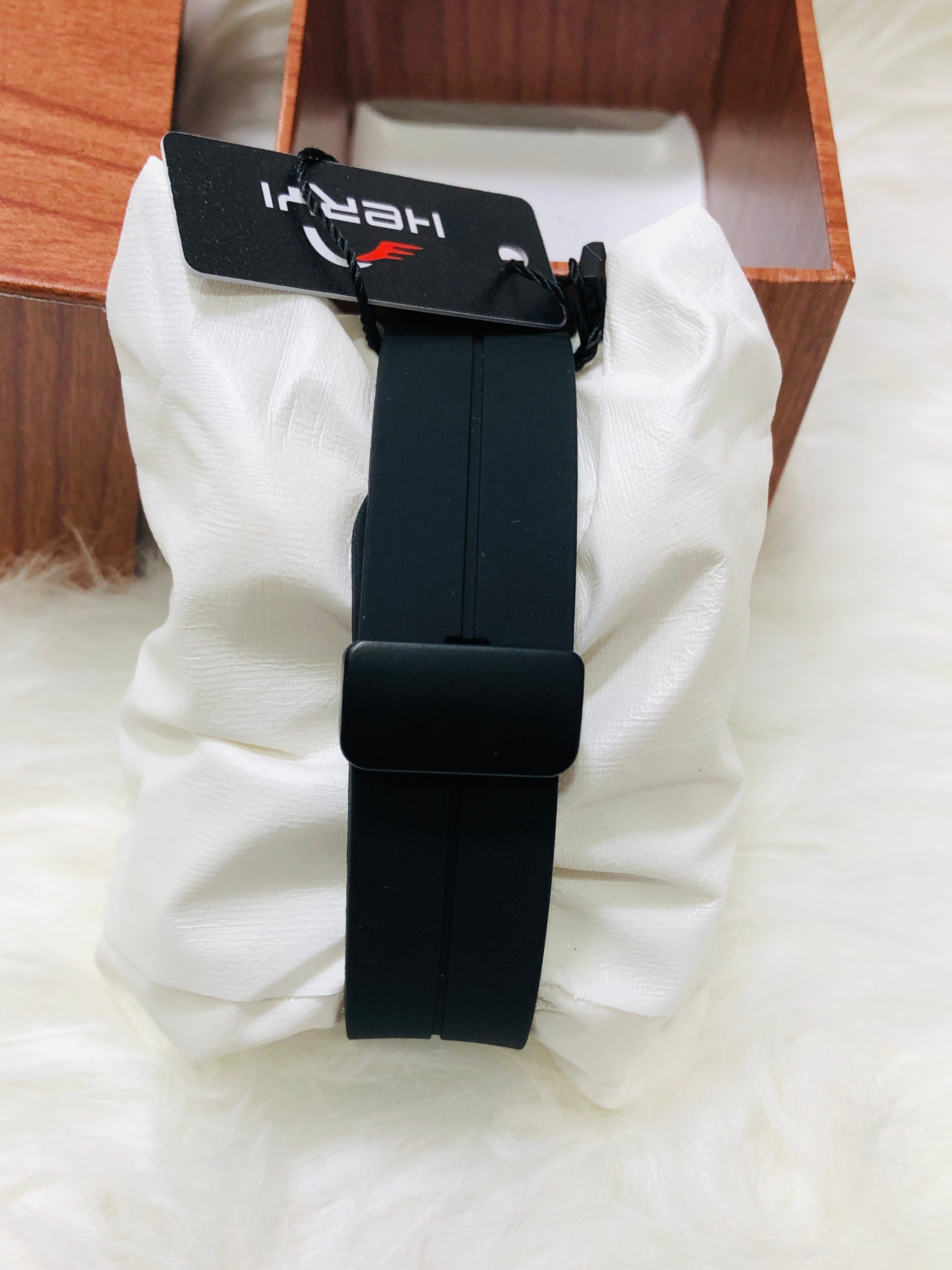 HERYI MAGNET STRAP WATCH