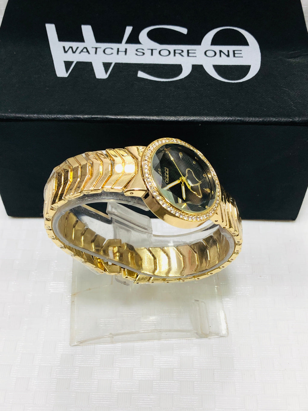 Gucci women watch Gold black