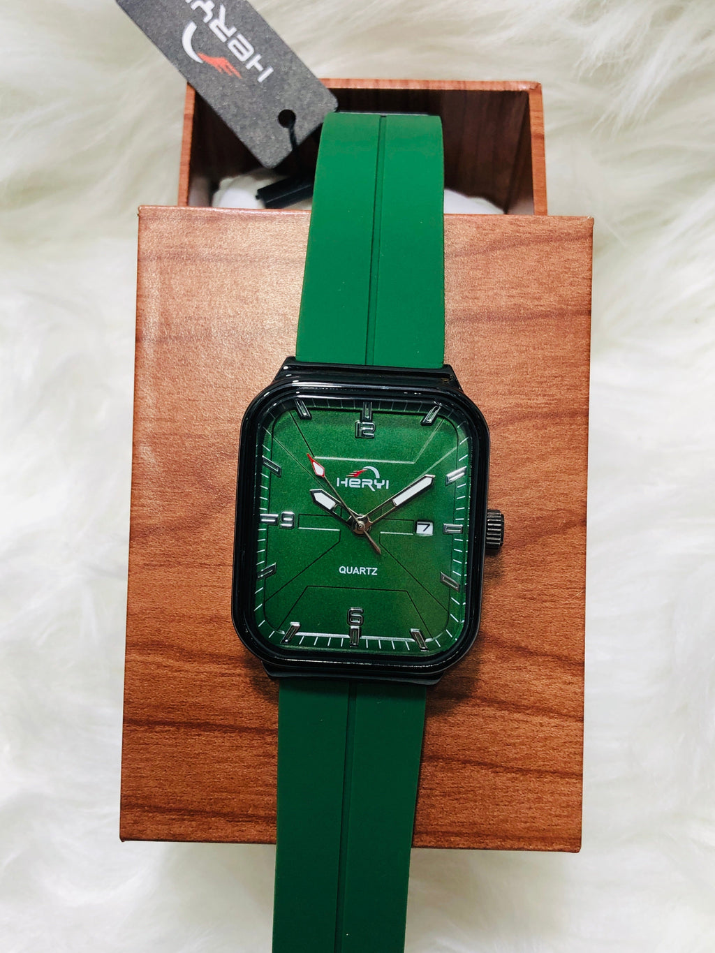 HERYI MAGNET STRAP WATCH